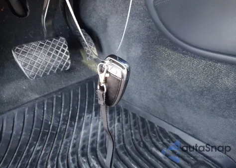 2016 Audi A8 L 4.0T Sport z USA, uszkodzony, nr VIN WAU43AFD2GN014159